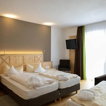 Konukevi Almhof Laesser