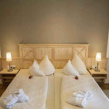 Almhof Laesser Konukevi