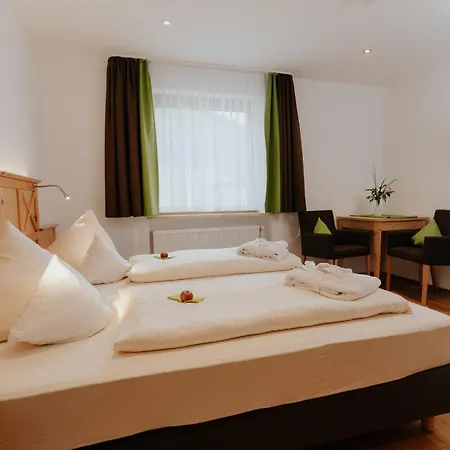 Pensión Almhof Laesser 3*